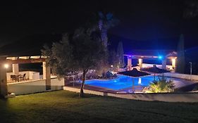 Hotel Sindhura  3*